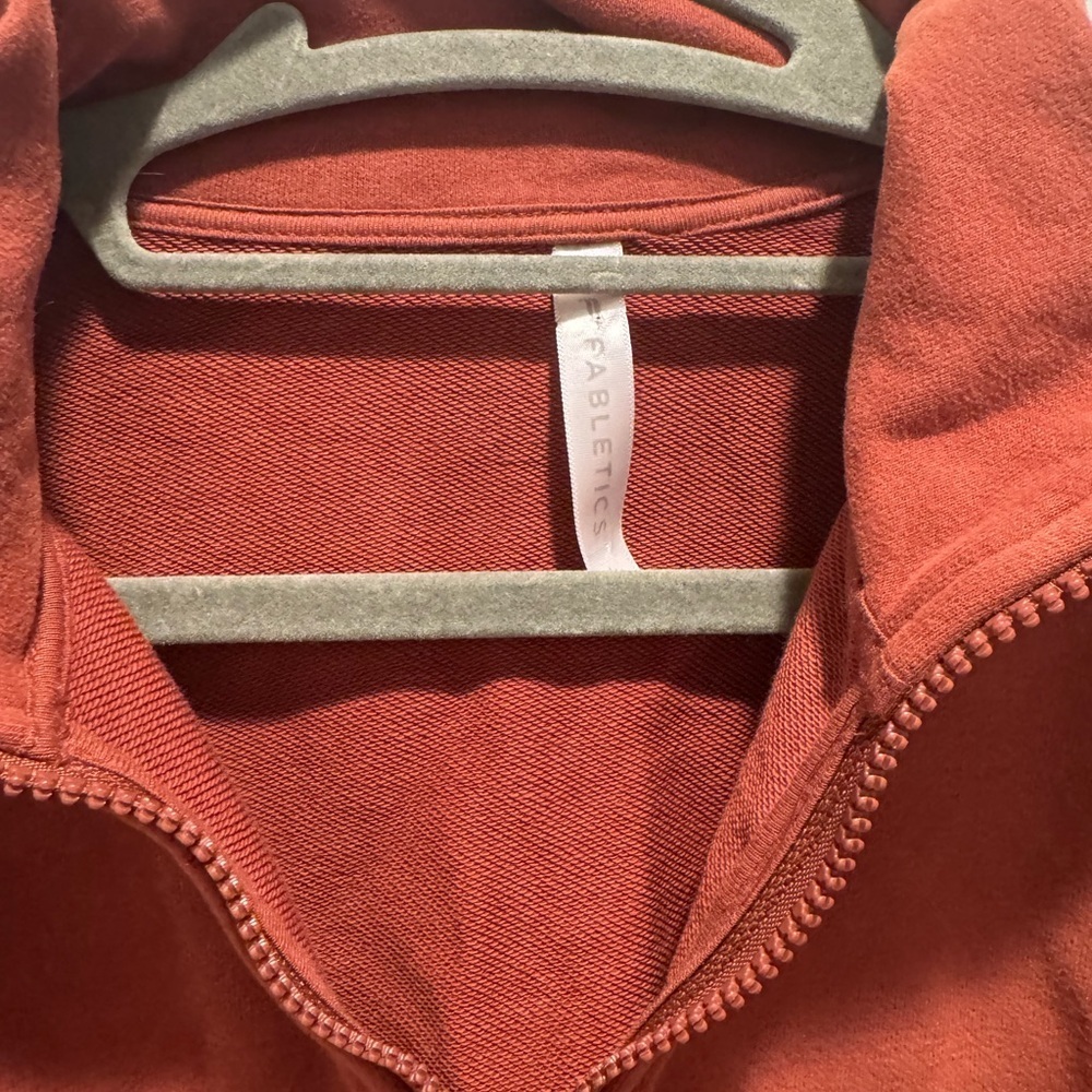 Fabletics Half Zip Rust/Terracota - Picture 2 of 5